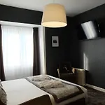 فندق Aux Temps D'em 3*